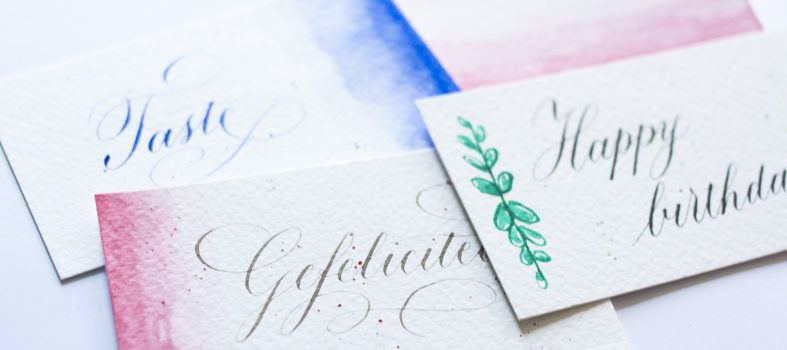 3 simpele manieren om je kalligrafie af te maken met aquarel